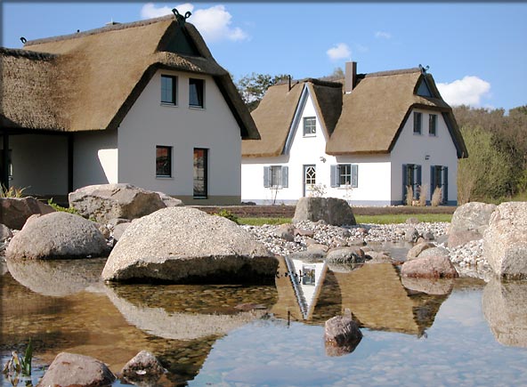 Reetdachdorf Scharmuetzelsee - Ferienhäuser am Bachlauf