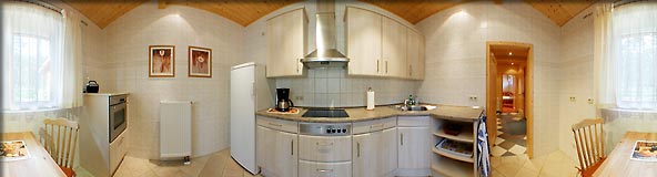 360-Grad-Panorama der Küche des Seeappartement 2 · Ferienpark am Ellbogensee