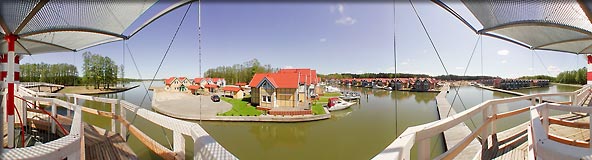 360-Grad-Panorama Aussichtspalttform in der Zufahrt zur Marina Rheinsberg